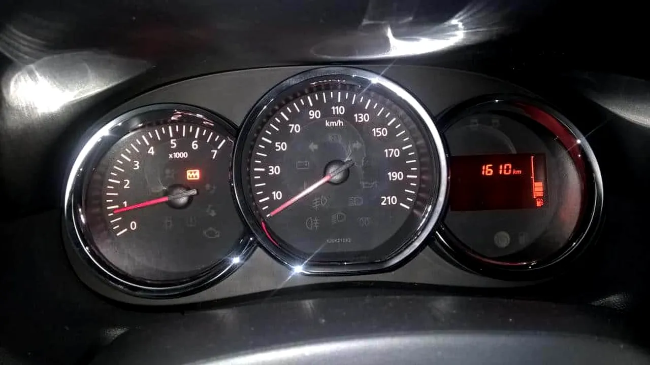 martorul luminos multifunctional dacia logan dreptunghi zig zag 2 