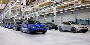 BMW i3 intră în producție în uzina din München. Compania anunță o cerere mare pentru noul sedan electric