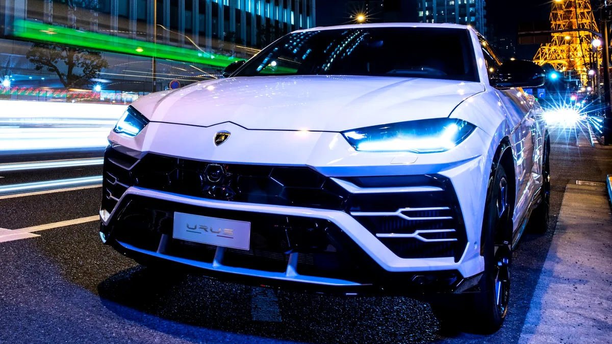 ANAF scoate la licitație online două Ferrari și două Lamborghini la preț special. Cât cere pe cele 4 supercaruri