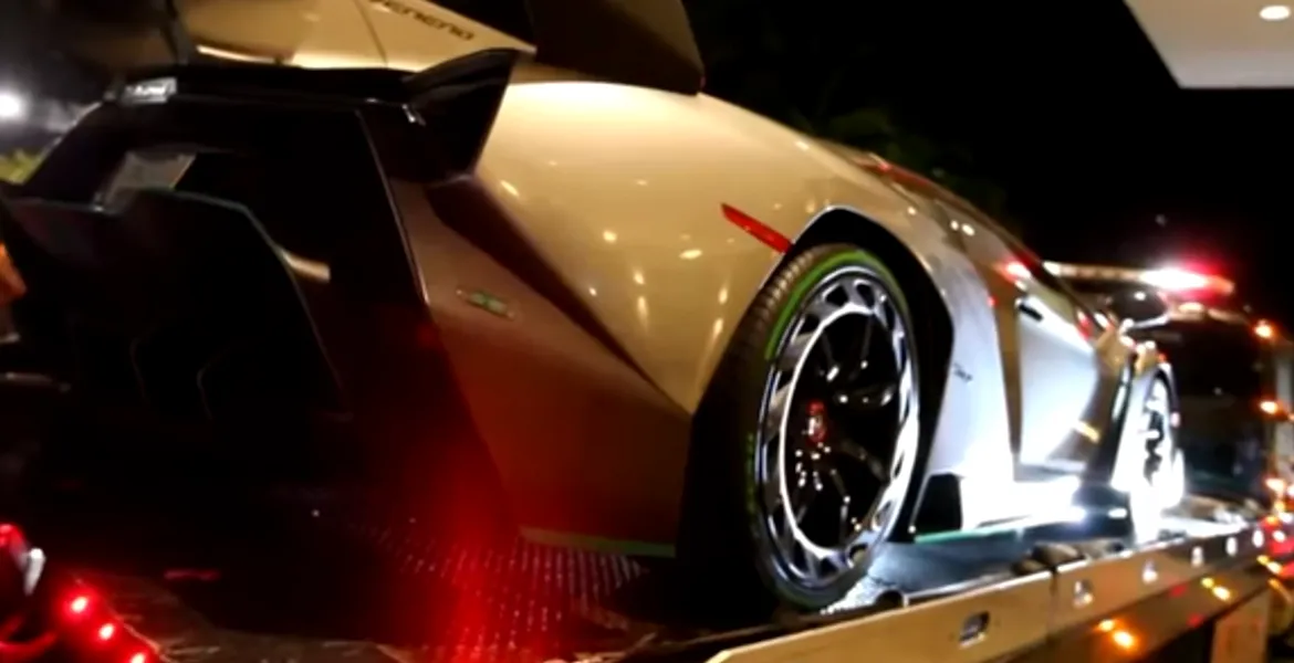 VIDEO. Un moment de care puţini au parte: livrarea unui Lamborghini