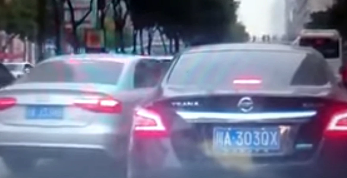 Nissan vs Audi în cea mai amuzantă răzbunare în trafic [VIDEO]