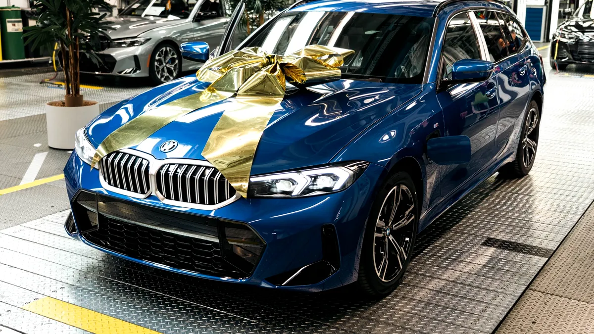 BMW a produs 3 milioane de automobile electrificate la uzina sa din Munchen