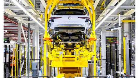 Grupul Stellantis a suspendat producția la două fabrici din Europa din cauza crizei de semiconductori