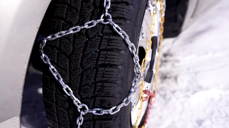 Cât e amenda, în 2025, dacă nu ai lanțuri antiderapante. Echipamente obligatorii pe timp de iarnă și recomandări