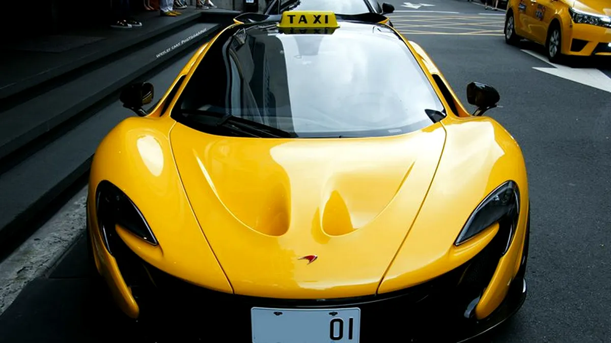 Vrem să credem că acest McLaren P1 taxi e adevărat, deşi ştim că nu e