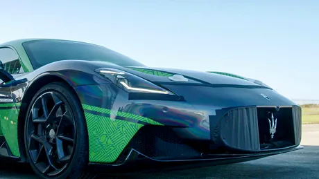 Maserati MC20 stabilește un nou record de viteză fără ca măcar să aibă un șofer la bord. Supercar-ul a atins peste 300 km/h în regim autonom