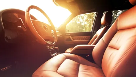 Cum păstrezi răcoare în mașină în condiții de temperaturi ridicate