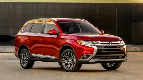 Mitsubishi Outlander facelift: un design proaspăt şi îmbunătăţiri sub caroserie