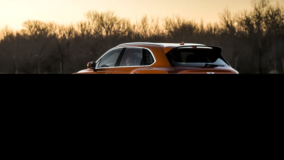 Noul Bentley Bentayga Speed are 635 CP şi atinge o viteză maximă de 306 km / h - VIDEO - GALERIE FOTO