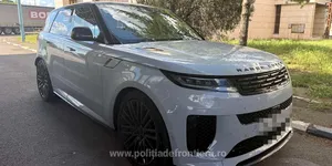 Toyota RAV4 și Range Rover de 200.000 de euro, oprite la Nădlac. Ce au descoperit polițiștii