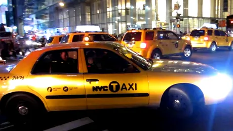 Maşina de poliţie deghizată în taxi. VIDEO