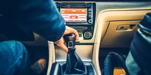 2025: La câți KM trebuie înlocuit ambreiajul? Cât costă un kit de ambreiaj complet