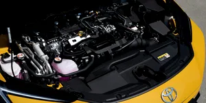 Un român a mers ani de zile cu o Toyota hibrid, dar nu i-a făcut niciun schimb de ulei: „Am crezut că e electrică”