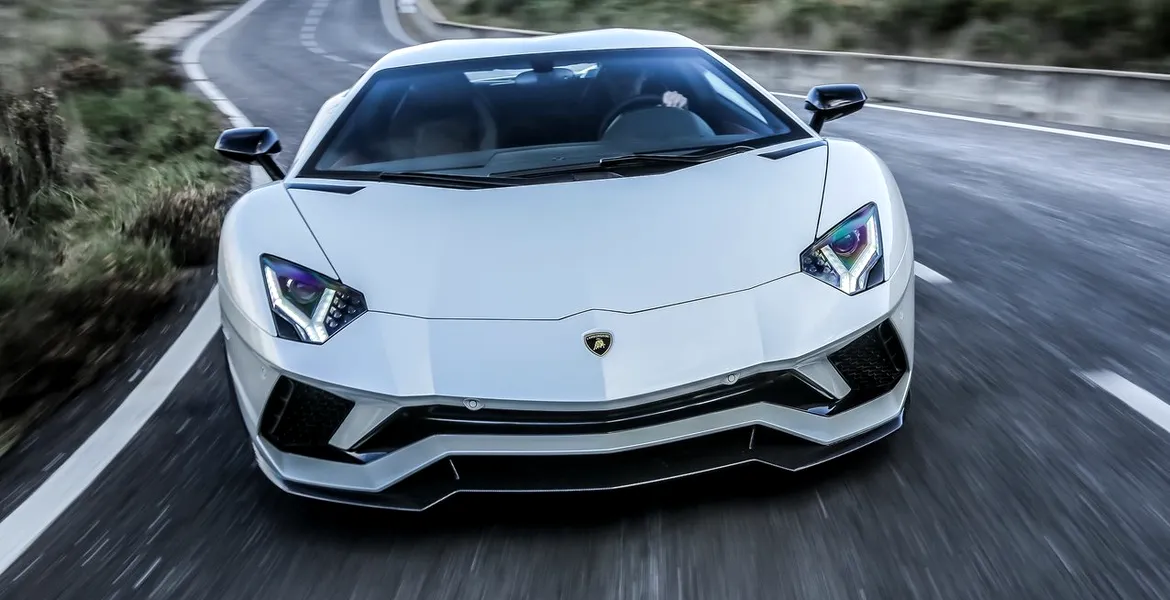 Apple aduce oameni de la Lamborghini pentru a lucra la noul său vehicul electric
