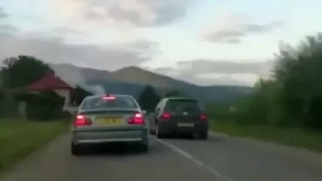 Echipaj de poliţie umilit de contrabandiştii din Suceava - VIDEO