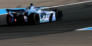 <span class='prepend'>Formula E |</span> FIA prezintă noul monopost Gen4 pe circuit. Tracțiune integrală, aerodinamică îmbunătățită și până la 800 de cai putere