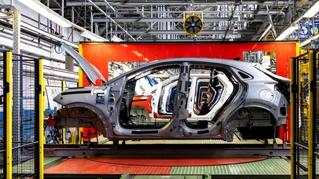 Compania care amână revenirea angajaţilor săi la birouri. Gigantul auto are o fabrică și în România