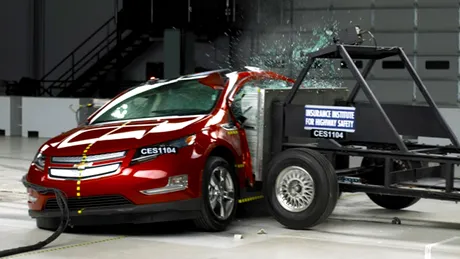 Crash test IIHS: Chevrolet Volt şi Nissan Leaf au primit punctaj maxim