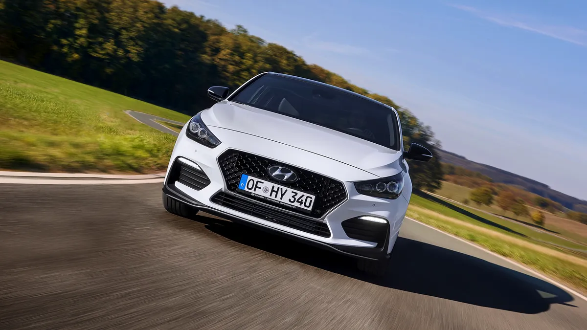 Hyundai i30 Fastback - Al doilea model disponibil în versiunea de performaţă N Line - GALERIE FOTO