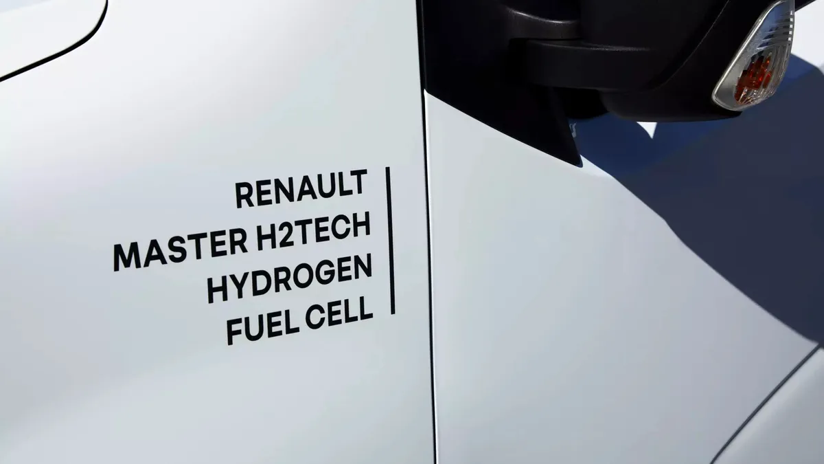 HYVIA dezvăluie Renault Master Van H2-TECH prototype. Autoutilitara cu pile de combustibil cu autonomie de 500 km