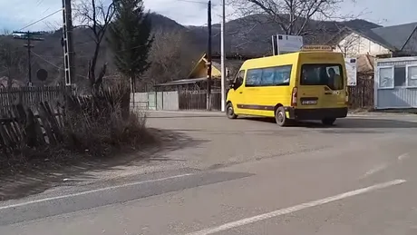 Cartofi de școală generală... Cum sunt transportați elevii în județul Buzău?