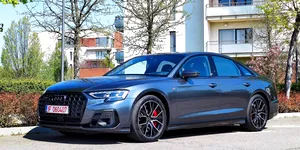 Walkaround cu Audi A8 facelift, veriunea 60 TFSIe S Line