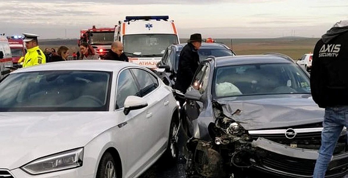 Traficul este blocat pe A1 Deva-Nădlac, în urma unui accident. Trei persoane au fost rănite