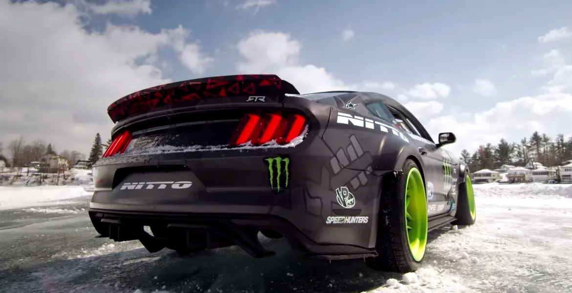 Mustangul lui Vaughn Gittin Jr. îşi face intrarea publică cu mult stil [VIDEO]