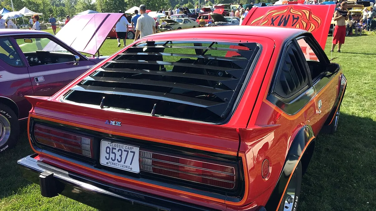 De ce ferestrele acoperite cu lamele erau atât de populare pe mașinile sport și de ce au dispărut?