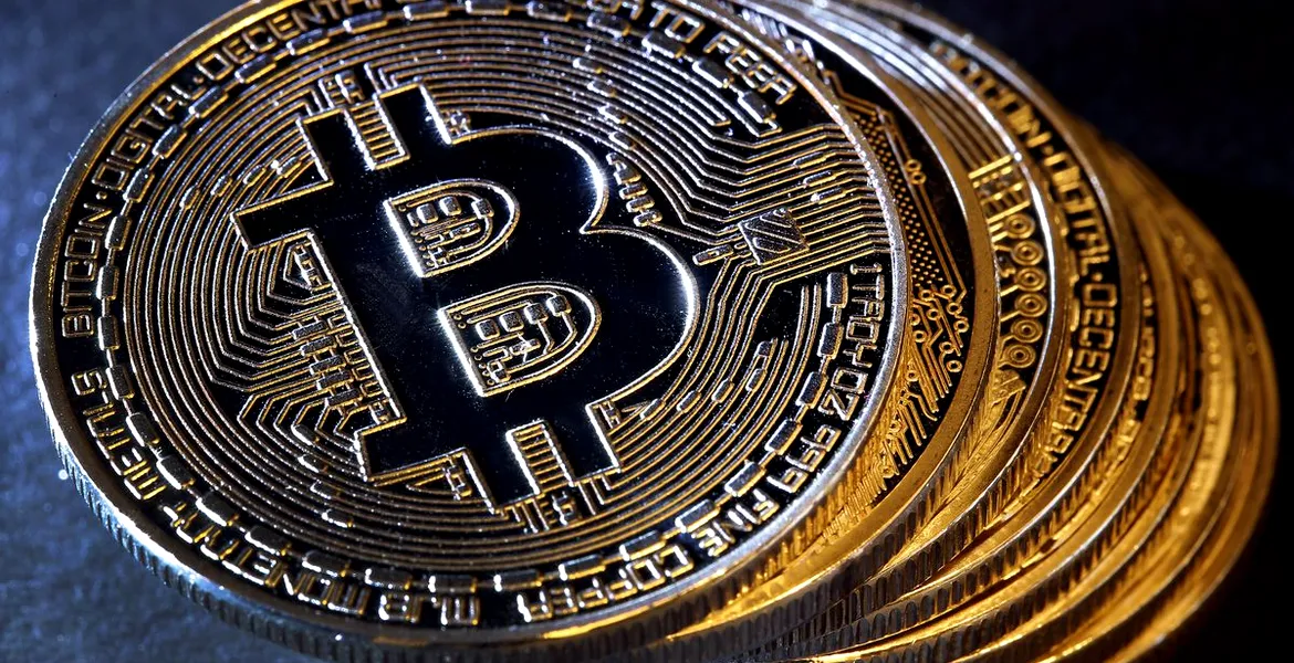 Ce tranzacții cu criptomonede pot fi efectuate pe platforma disponibilă la bitmahavi.com?