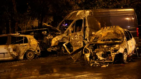 Vehicol scăpat de sub control, în București: Opt mașini parcate au fost avariate dintr-o lovitură