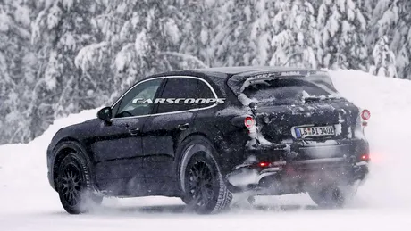 Porsche Cayenne 2018 a ieşit la joacă în zăpadă [FOTO]