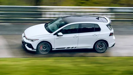 Aplicația cu vitezometru activ fără destinație setată intră în competiție directă cu Google Maps