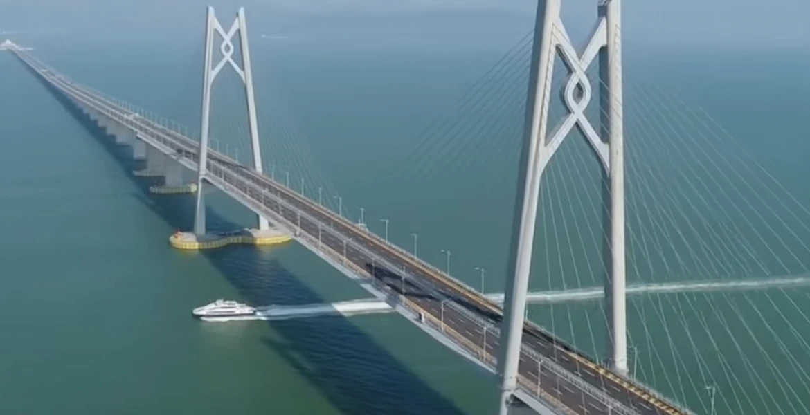 China va inaugura o bijuterie a ingineriei: cel mai mare pod construit pe deasupra unei mări – VIDEO