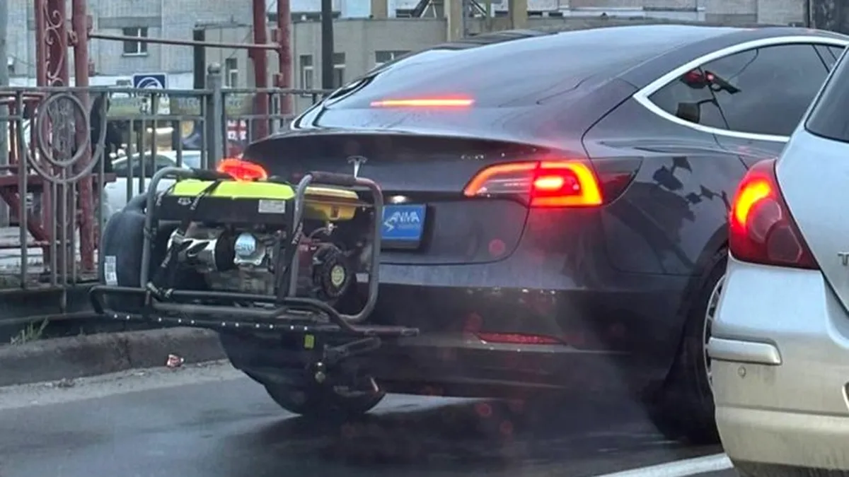 Cum extinzi autonomia unei Tesla? Îi montezi un generator pe benzină - GALERIE FOTO