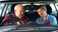 Șoferii de peste 68 de ani NU mai au voie să urce la volan. Mulți români sunt afectați!