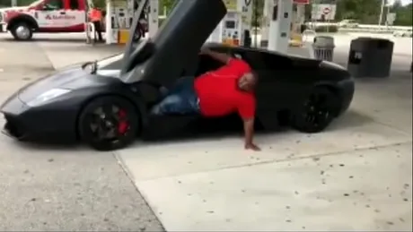 Când cântăreşti mai mult decât costă un Lamborghini