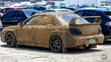 Un artist “vandalizează” maşinile murdare (GALERIE FOTO)