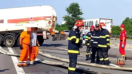 O cisternă care transporta GPL a rupt despărțitoarele de pe autostradă - FOTO