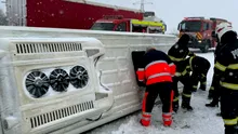 Un microbuz cu 16 persoane s-a răsturnat pe un drum din Giurgiu. A fost activat Planul Roșu de Intervenție. Imagini de la fața locului