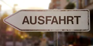 Două semne rutiere din Germania creează confuzie în rândul șoferilor. Ce înseamnă acestea?
