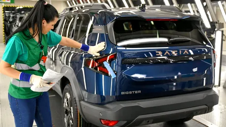 Înmatriculările de mașini noi cresc în Europa, dar România merge în direcția opusă. Dacia pierde aproape 10% din vânzări