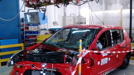 Dacia Sandero - crash test la uzina Dacia