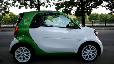 Românii şi maşinile cu propulsie alternativă. Câte vehicule electrice şi hibride au cumpărat anul trecut