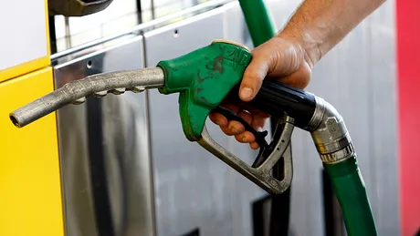 Supraacciza va fi eliminată. Cât va costa un litru de carburant în 2020?