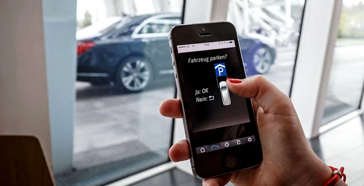 Mercedes-Benz lucrează la un sistem automat de parcare, controlat prin smartphone
