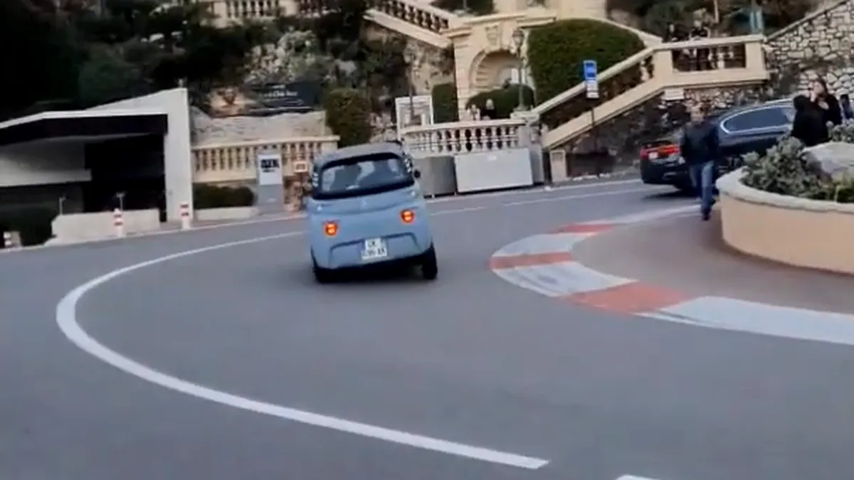 Șoferul unui Citroen Ami s-a crezut pilot de Formula 1. A răsturnat mica mașină în acul de păr din Monaco - VIDEO