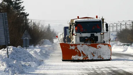 O autospecială de deszăpezire a luat foc pe Autostrada Soarelui