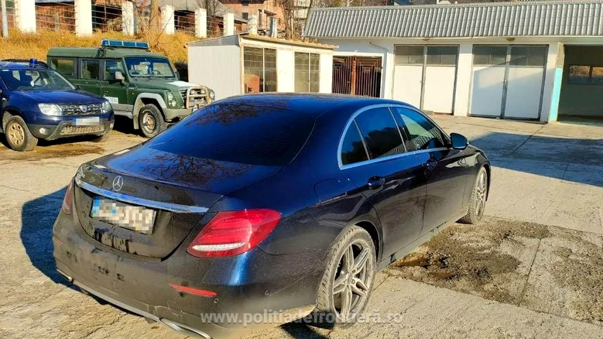 Un Mercedes-Benz furat din Marea Britanie, descoperit în Maramureș - FOTO
