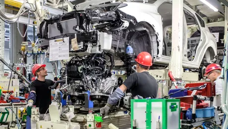 Canada ridică interdicția vânzării de mașini cu motoare cu ardere internă din 2035